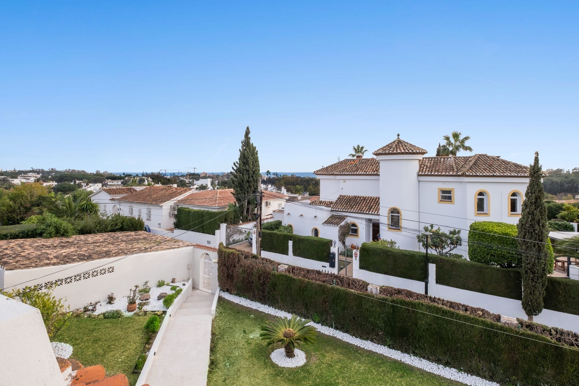 ELVIRIA BAJA