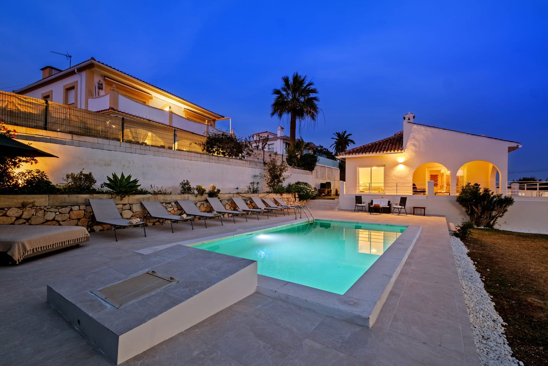 ELVIRIA BAJA