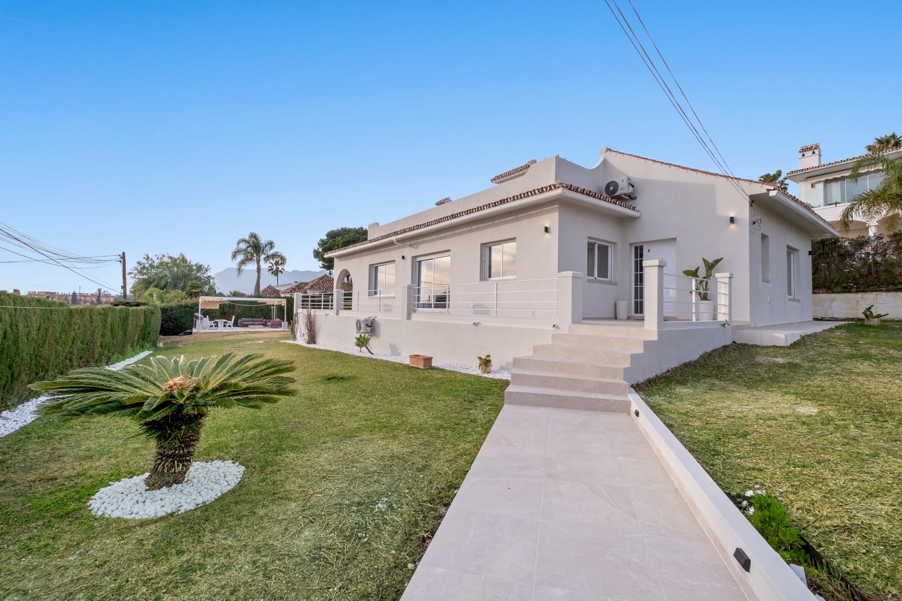 ELVIRIA BAJA
