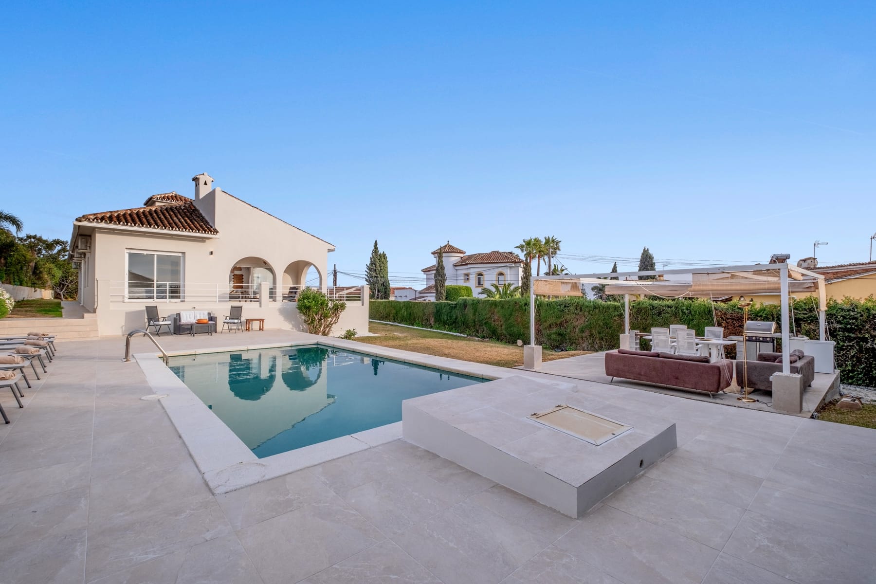 ELVIRIA BAJA