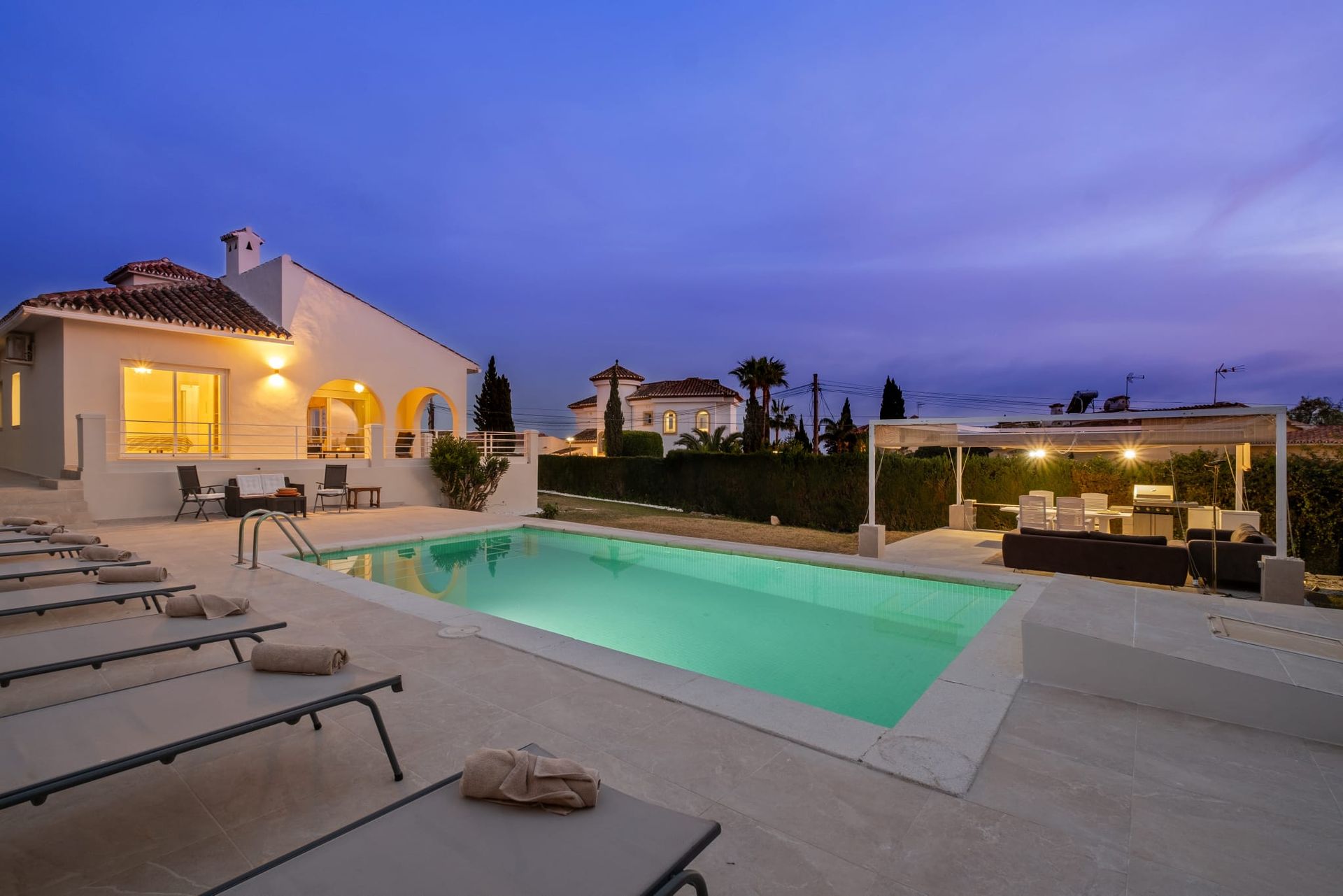 ELVIRIA BAJA