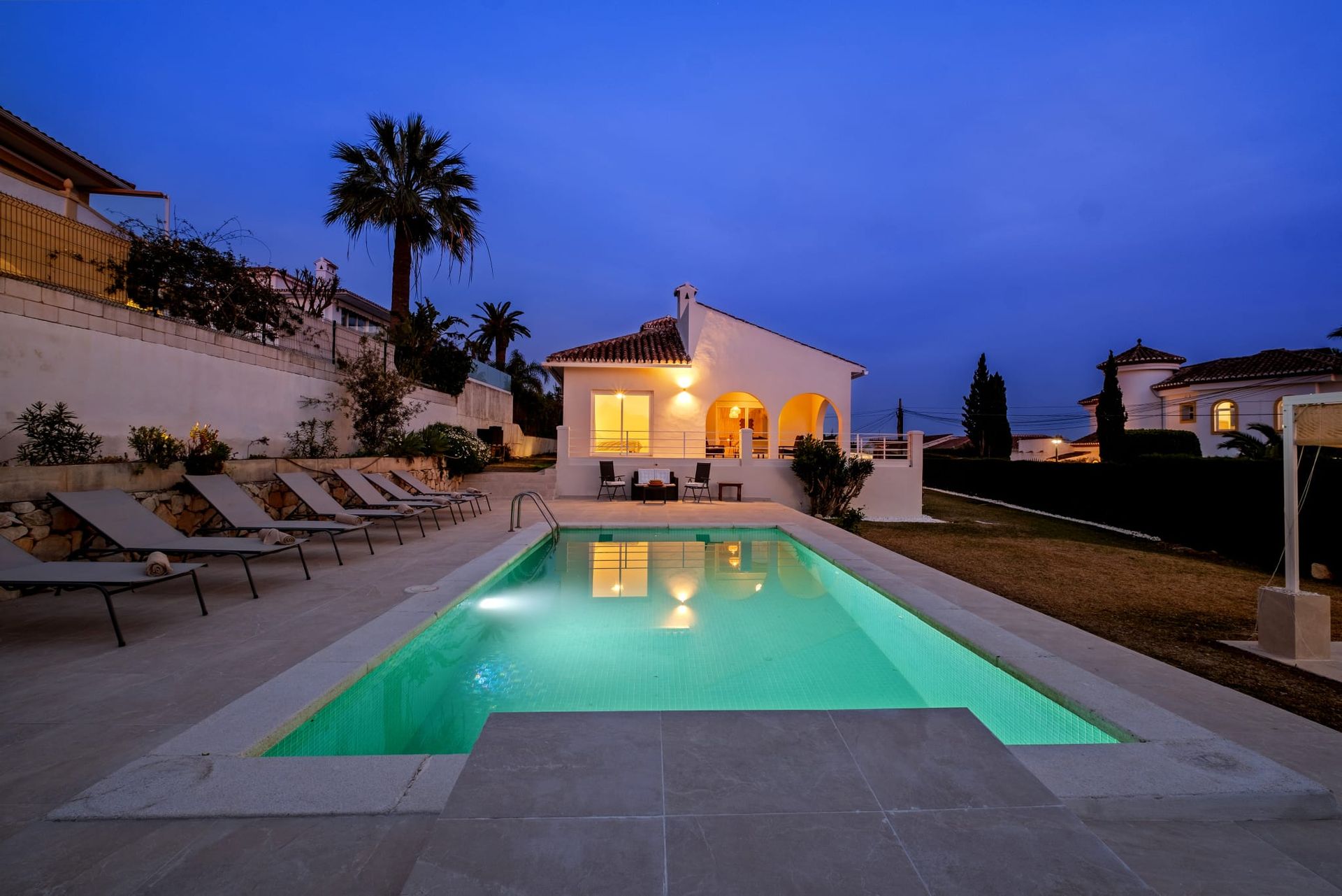 ELVIRIA BAJA