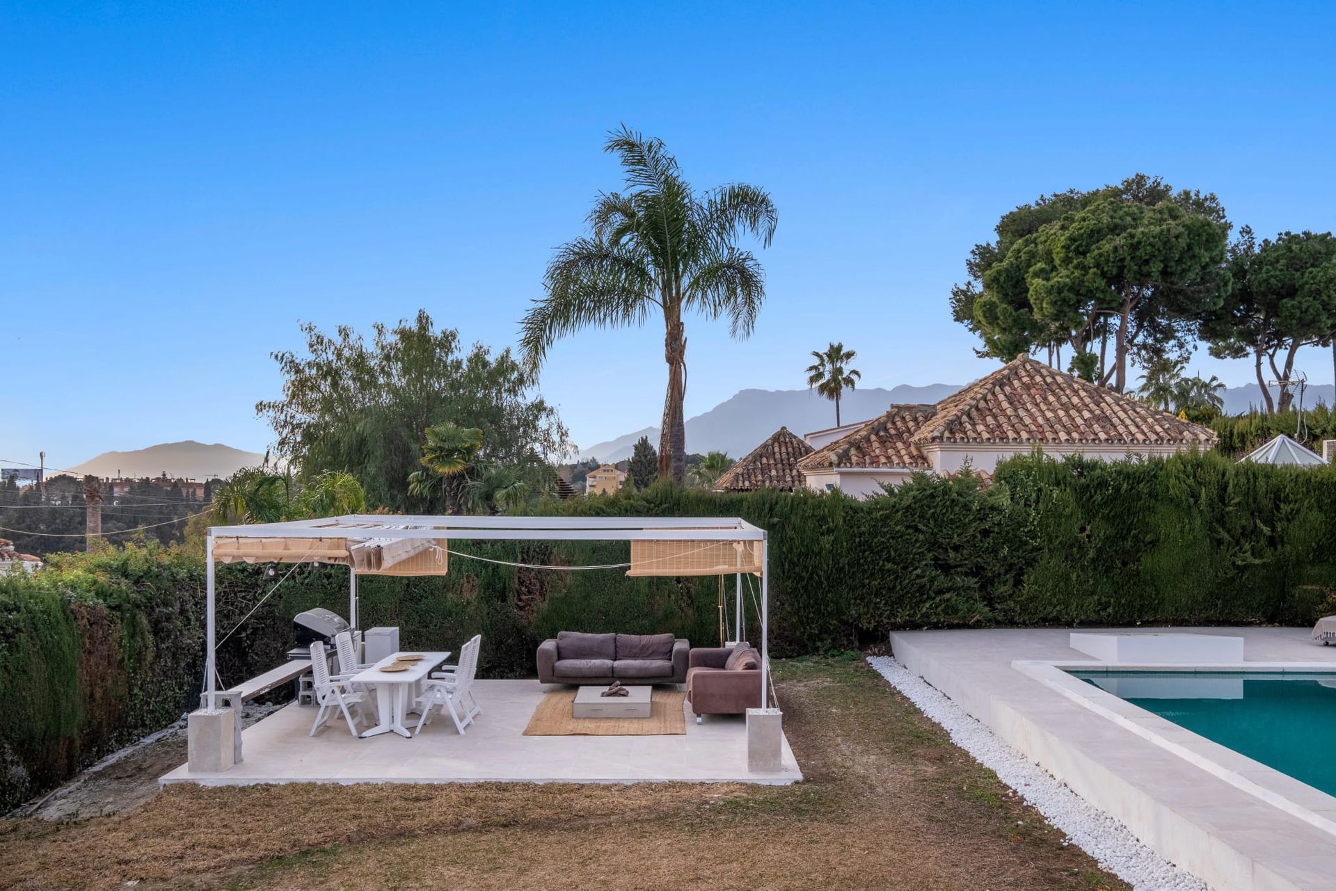 ELVIRIA BAJA