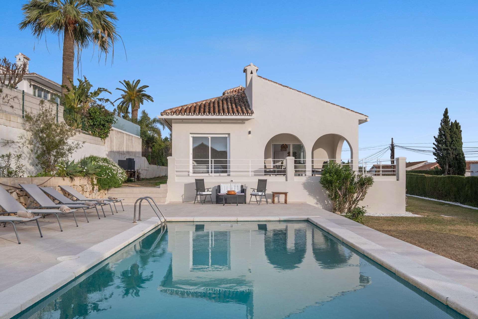 ELVIRIA BAJA